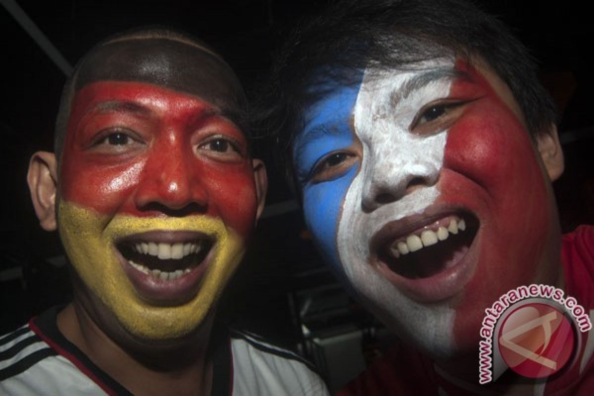 KPU-Bawaslu Kaltim sosialisasi di nobar Piala Dunia