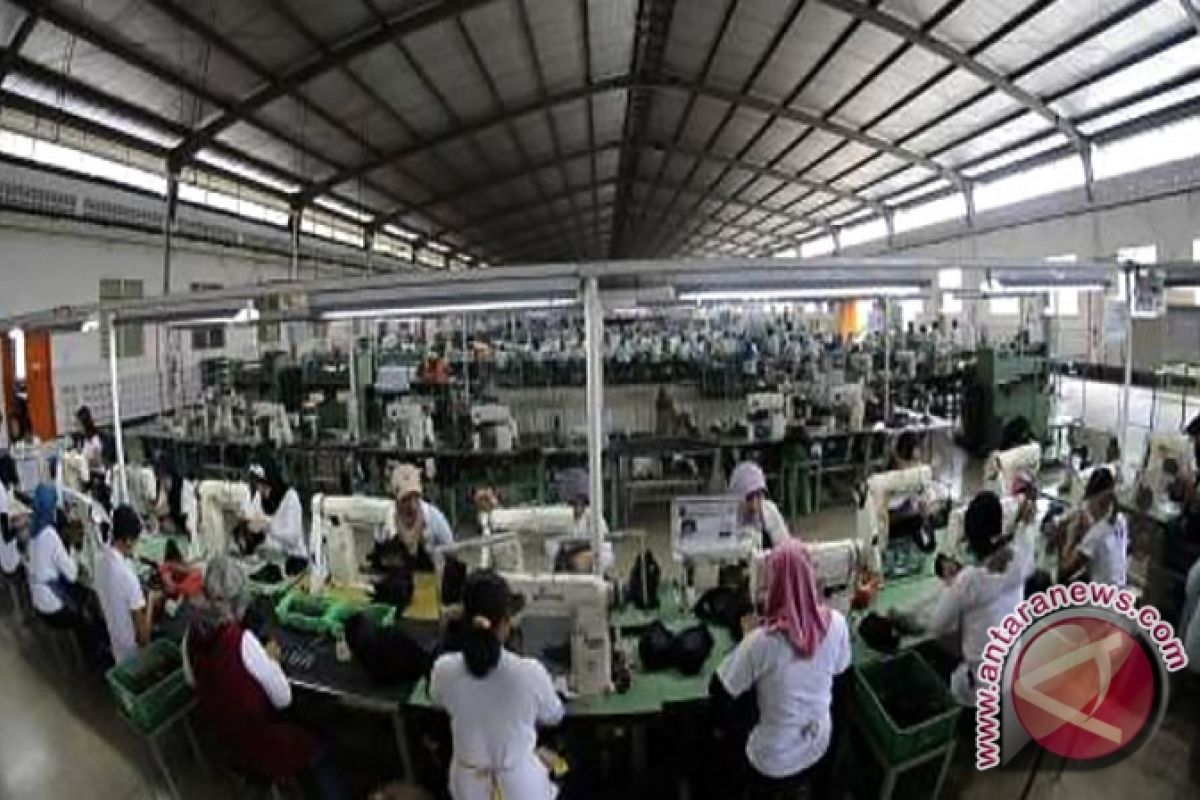 Dinsosnakertrans Bangka Tengah Imbau Perusahaan Penuhi CSR
