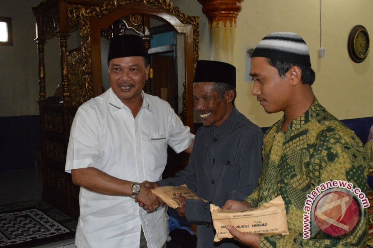 Pemkab Lamandau Bantu Pembangun Masjid Nurul Iman