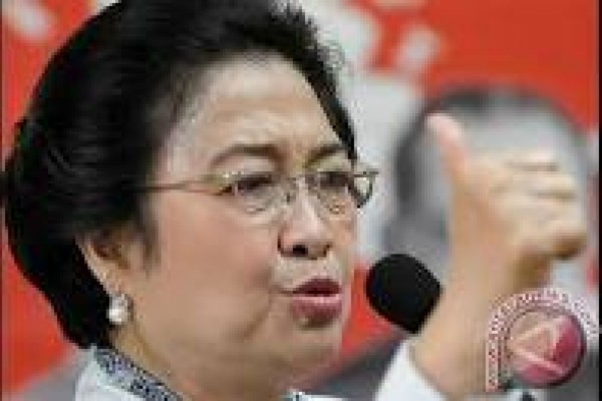 Megawati Apresiasi Sistem Matrilineal di Minangkabau