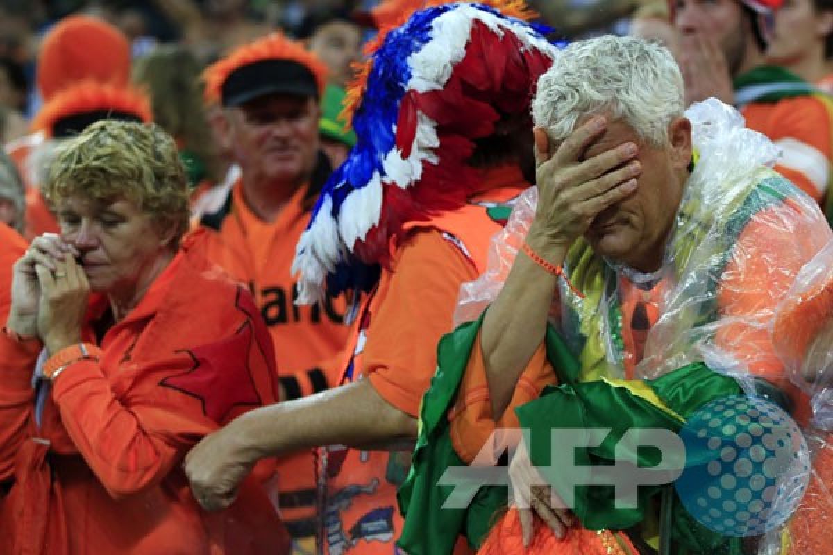 Fans Belanda meratapi kekalahan