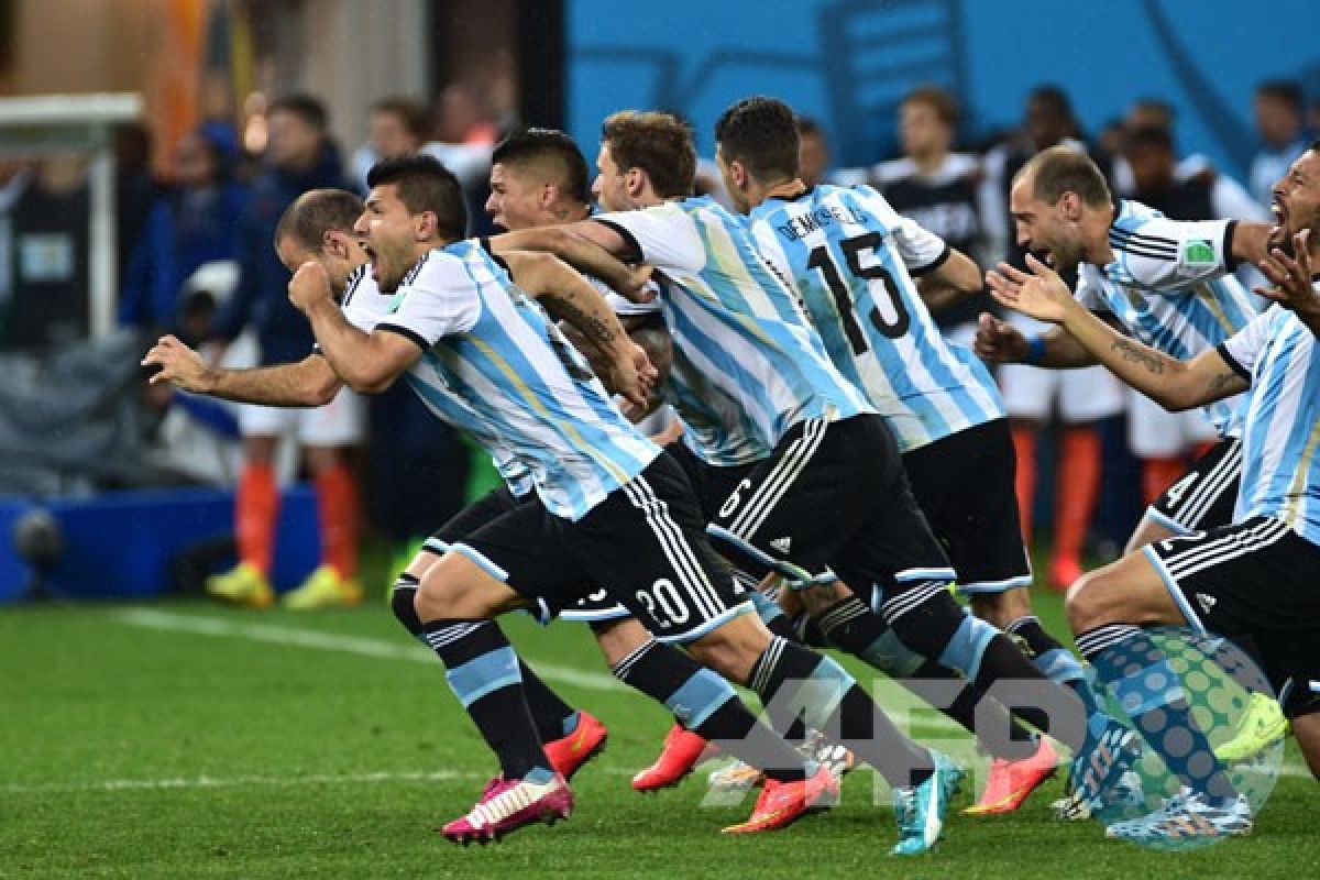 Tanpa Messi, Argentina menang 2-0 atas Italia