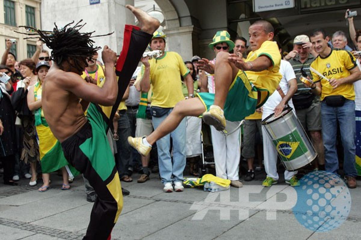 Capoeira, perpaduan tari, musik dan pertarungan