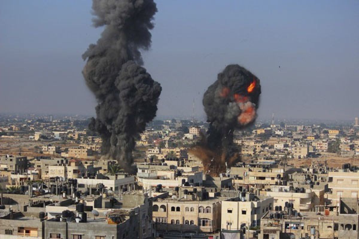 Gaza says 100 killed so far in Israeli air strikes