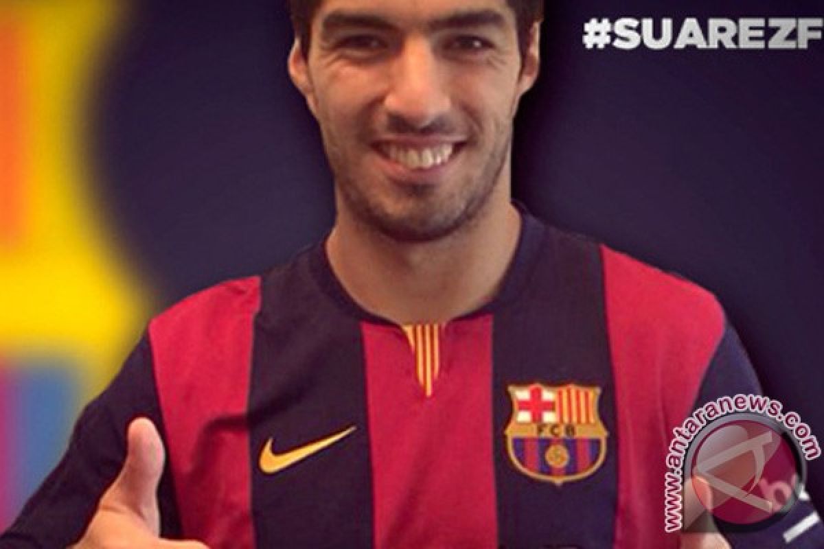 Direktur Barca bela Suarez seputar skandal gigitan