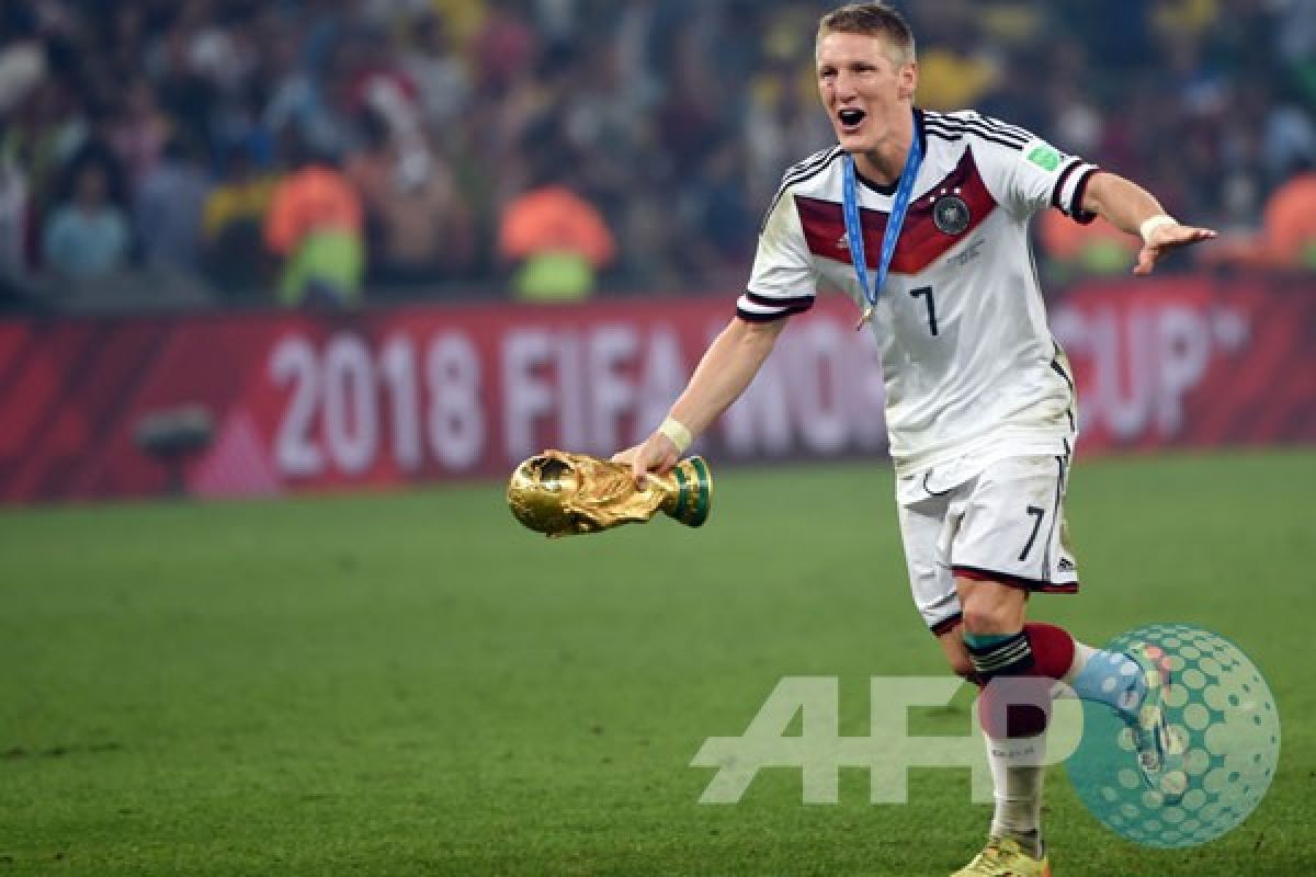 Schweinsteiger saluti Uli Hoeness sang legenda