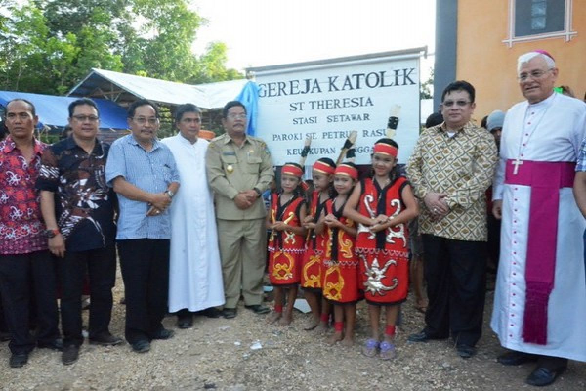 Bupati Sekadau Resmikan Gereja Katolik Setawar