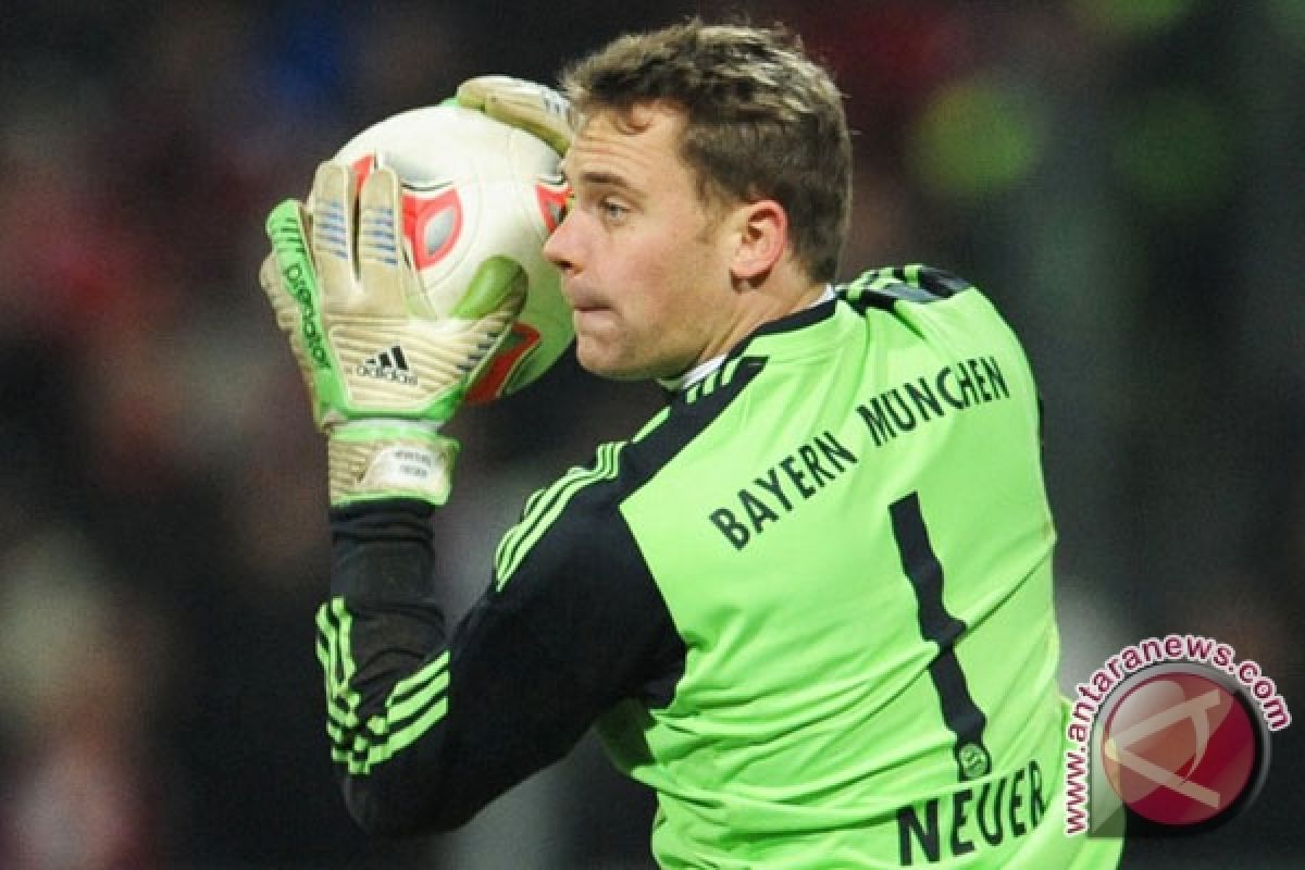 Neuer raih sarung tangan emas Piala Dunia