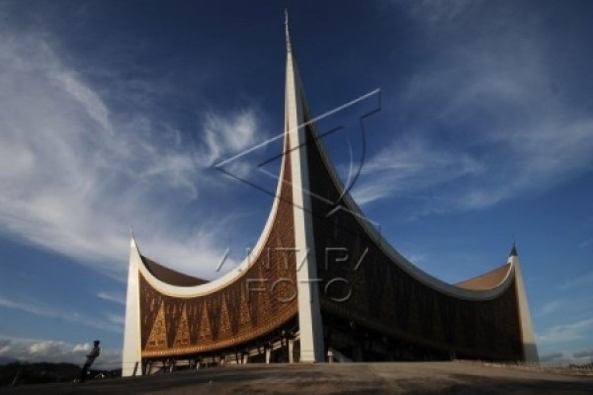 Perawatan Masjid Raya Sumbar Butuh Dana Besar