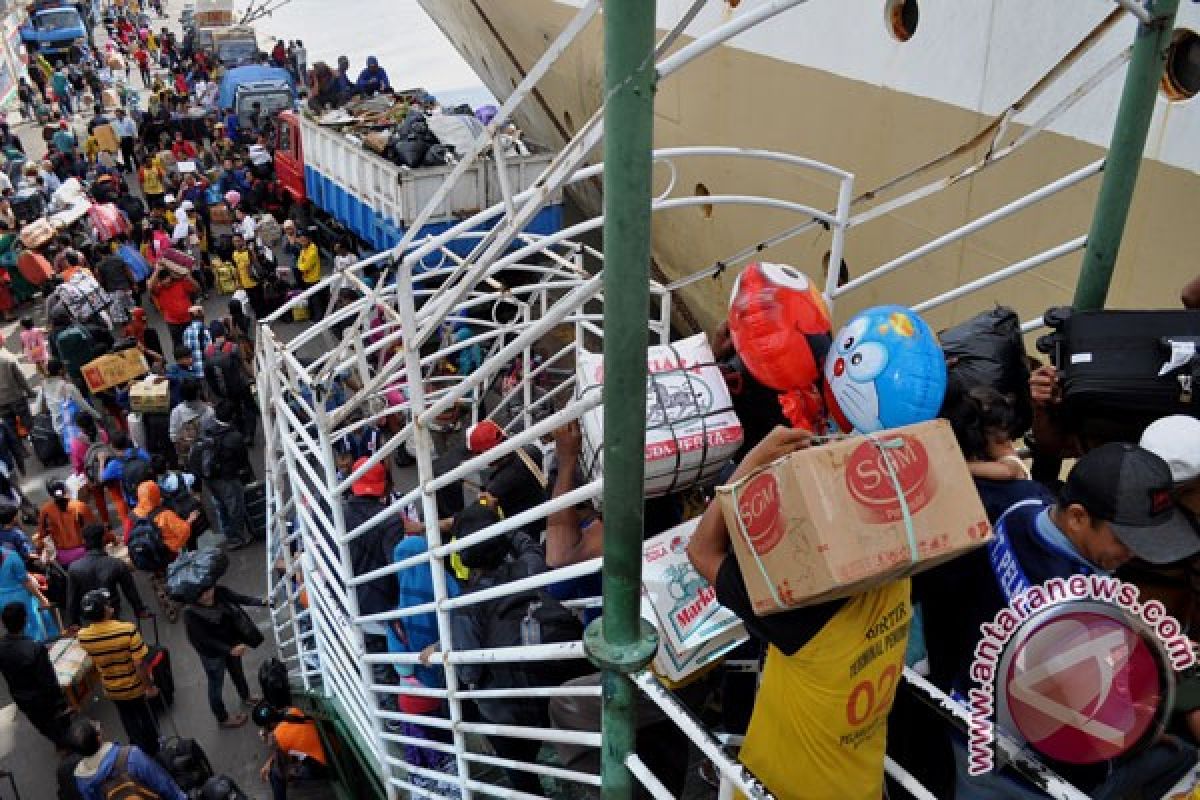 Pemudik kapal Batam--Jakarta mulai melonjak