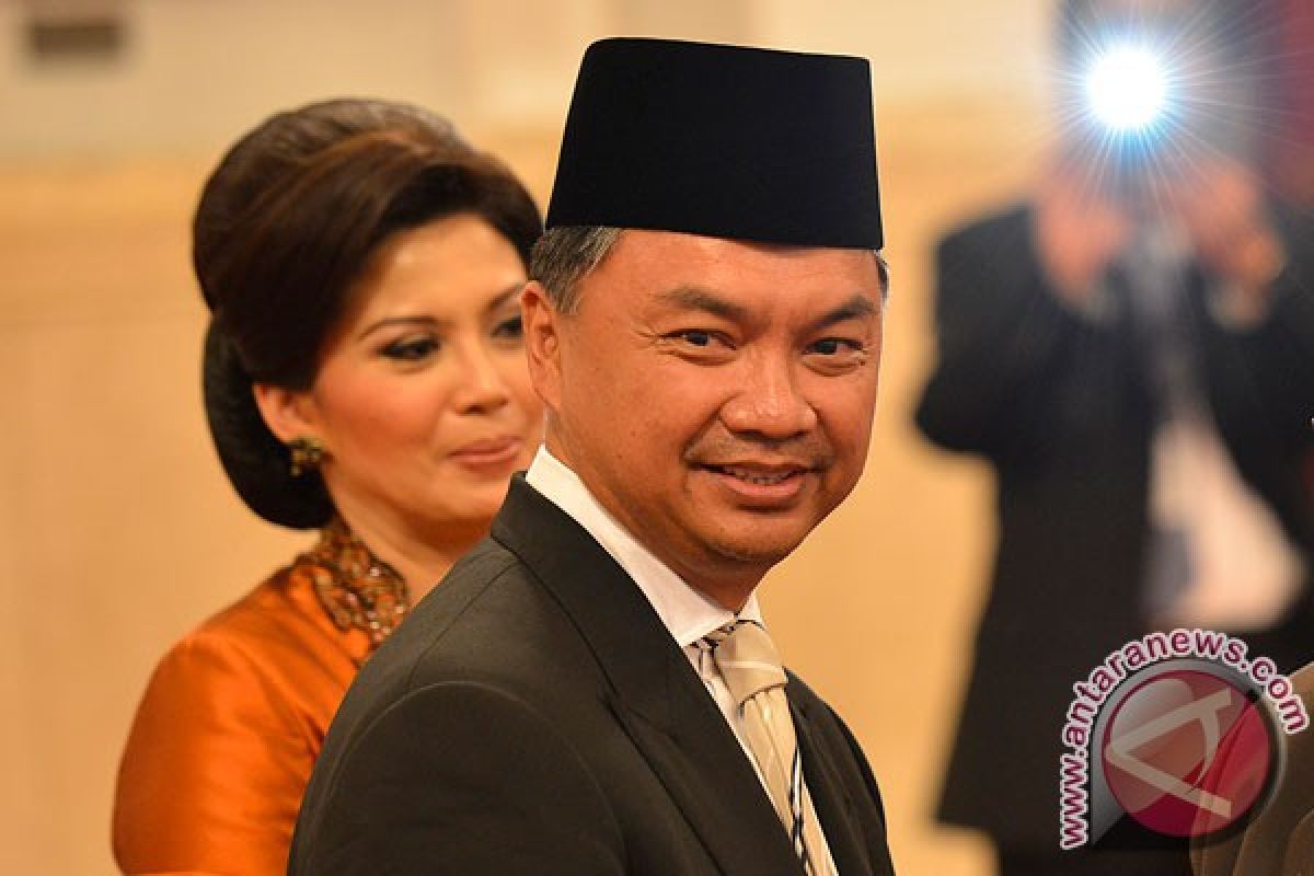 Vice minister Dino closes Bali Democracy Forum