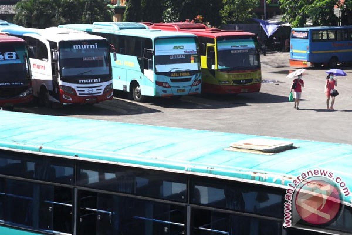 Pemerintah larang bus AKDP digunakan mudik Lebaran