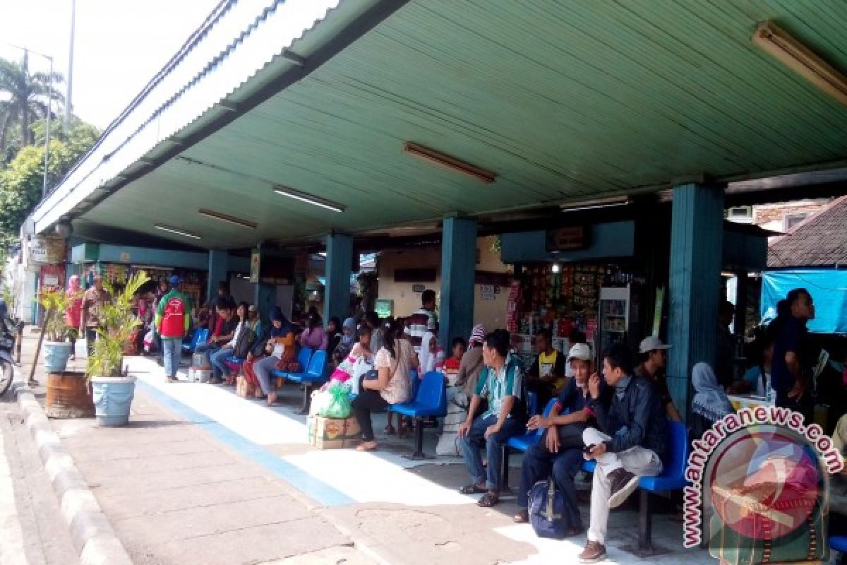 Pendapatan kuli panggul di Terminal Pulogadung meningkat