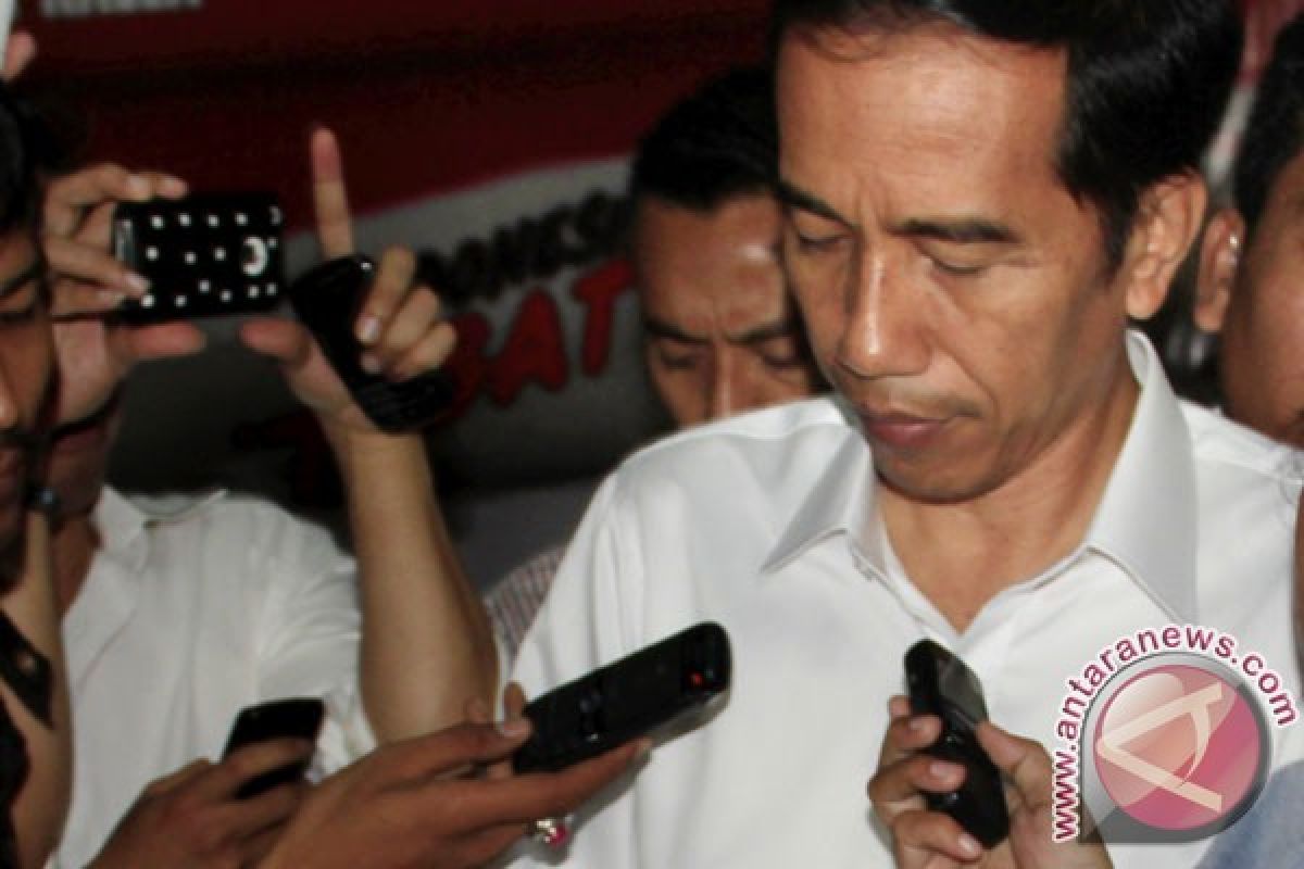 Jokowi kunjungi BJ Habibie