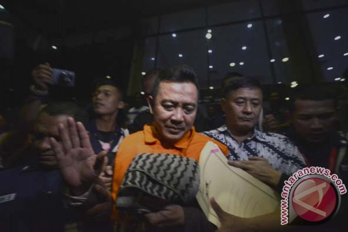 KPK periksa Bupati Karawang sebagai tersangka