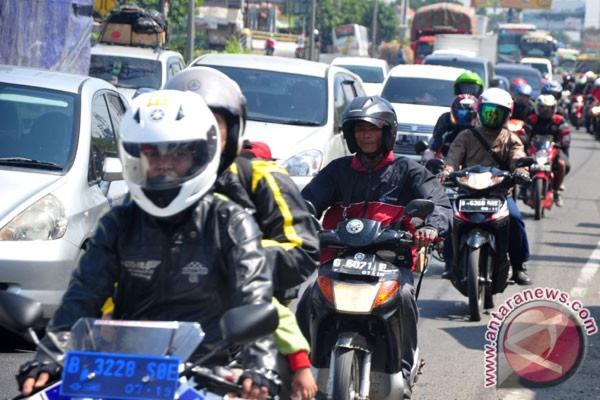 Arus Purworejo--Yogyakarta mulai dipadati kendaraan