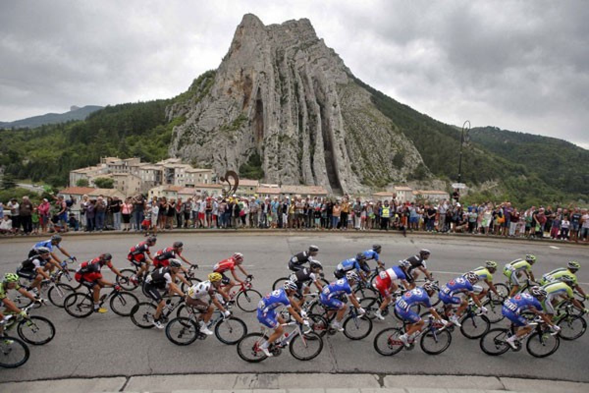 Rafal Majka juara etape 17 Tour de France