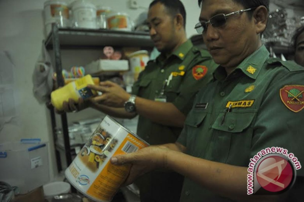 Penertiban dan pengawasan produk makanan dan minuman di Palembang