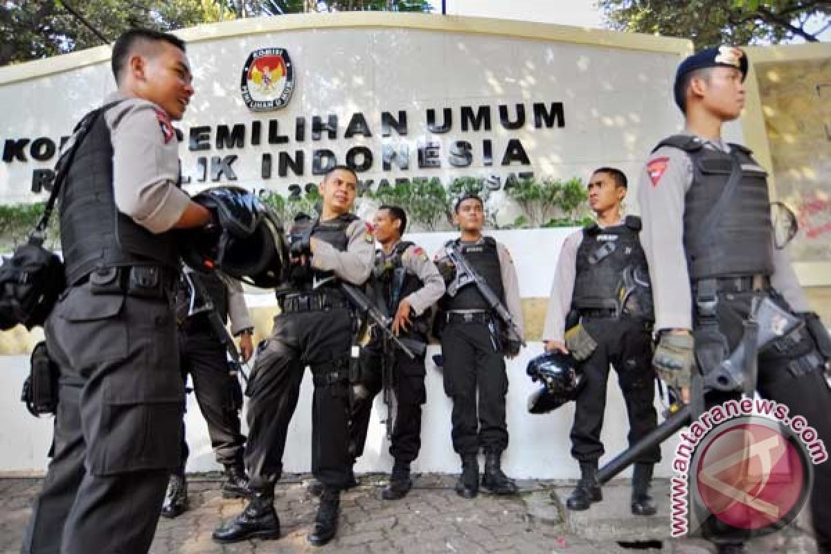 Kapolri: Polri siagakan anggota jaga Gedung KPU