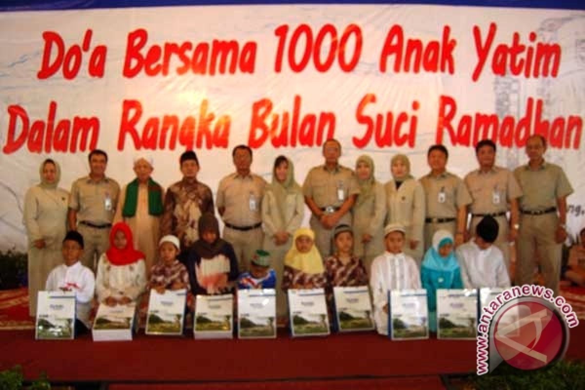 PT Pusri santuni 1.000 anak yatim di Palembang