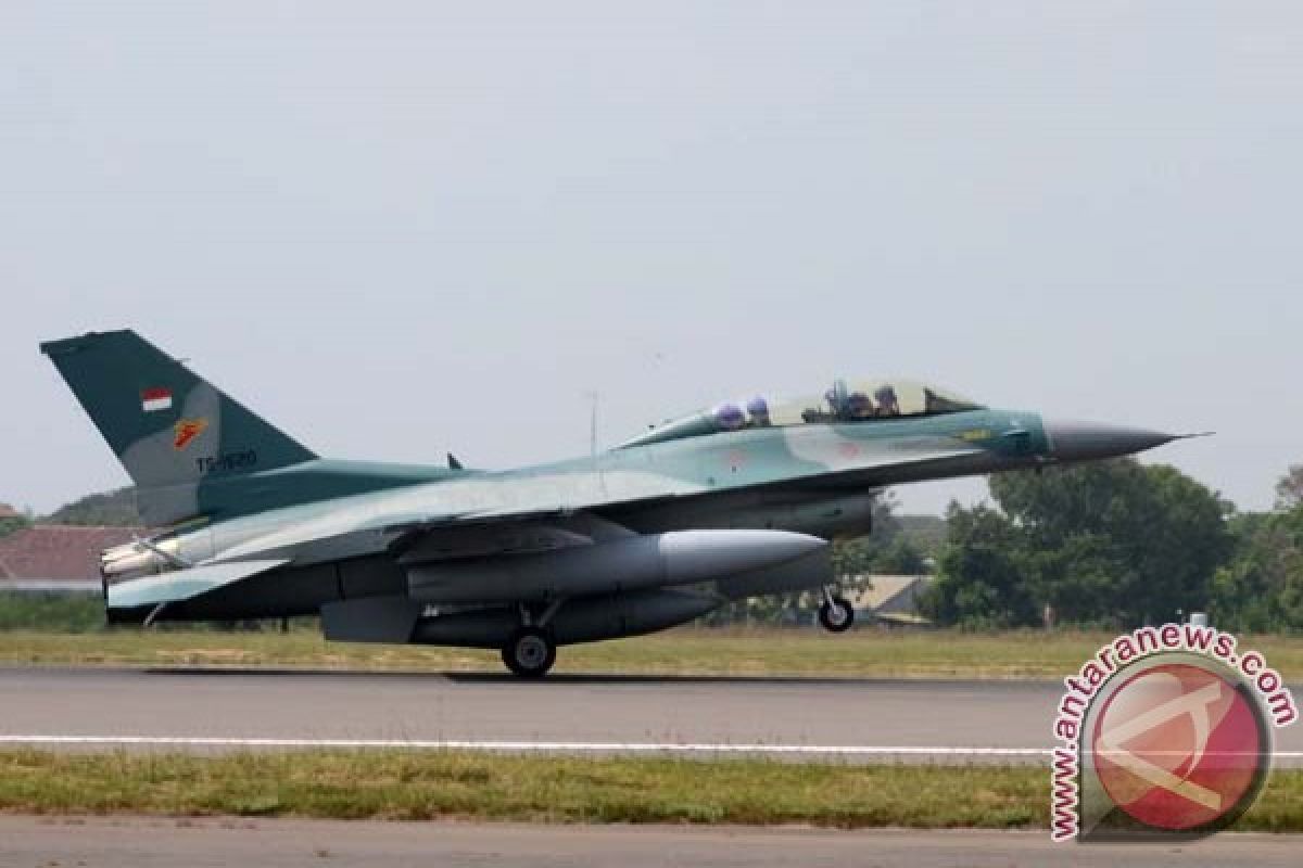 Pilot F-16 Fighting Falcon turun selamat