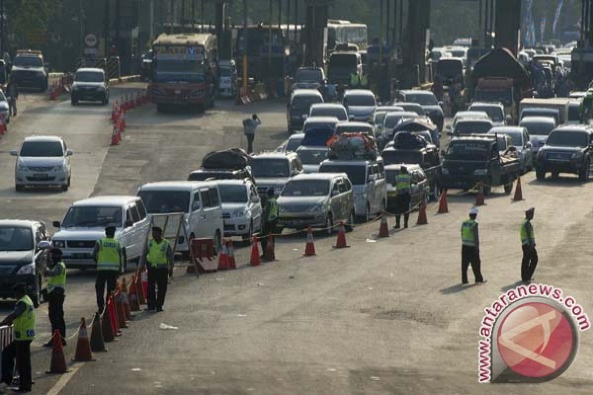 2 hari, 100 ribu kendaraan melintasi tol Cikampek