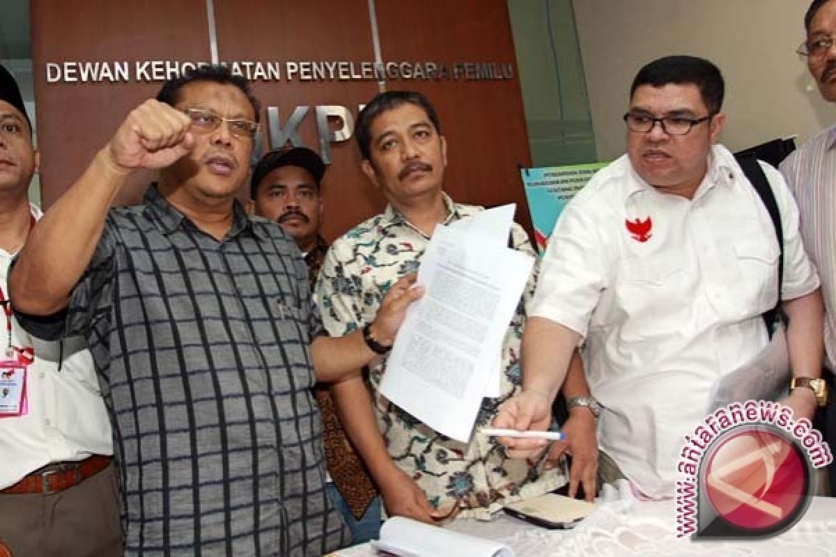 Prabowo Team to Deliver Evidence in 15 Steel Vehicles