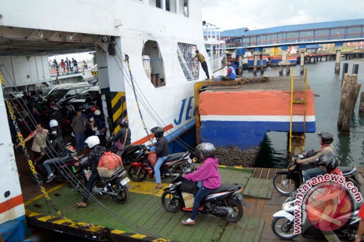 Kendaraan ke Pelabuhan Gilimanuk mulai ramai