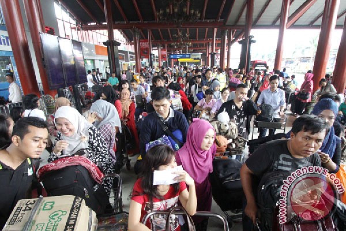 Aliran air Bandara Soekarno-Hatta berangsur normal
