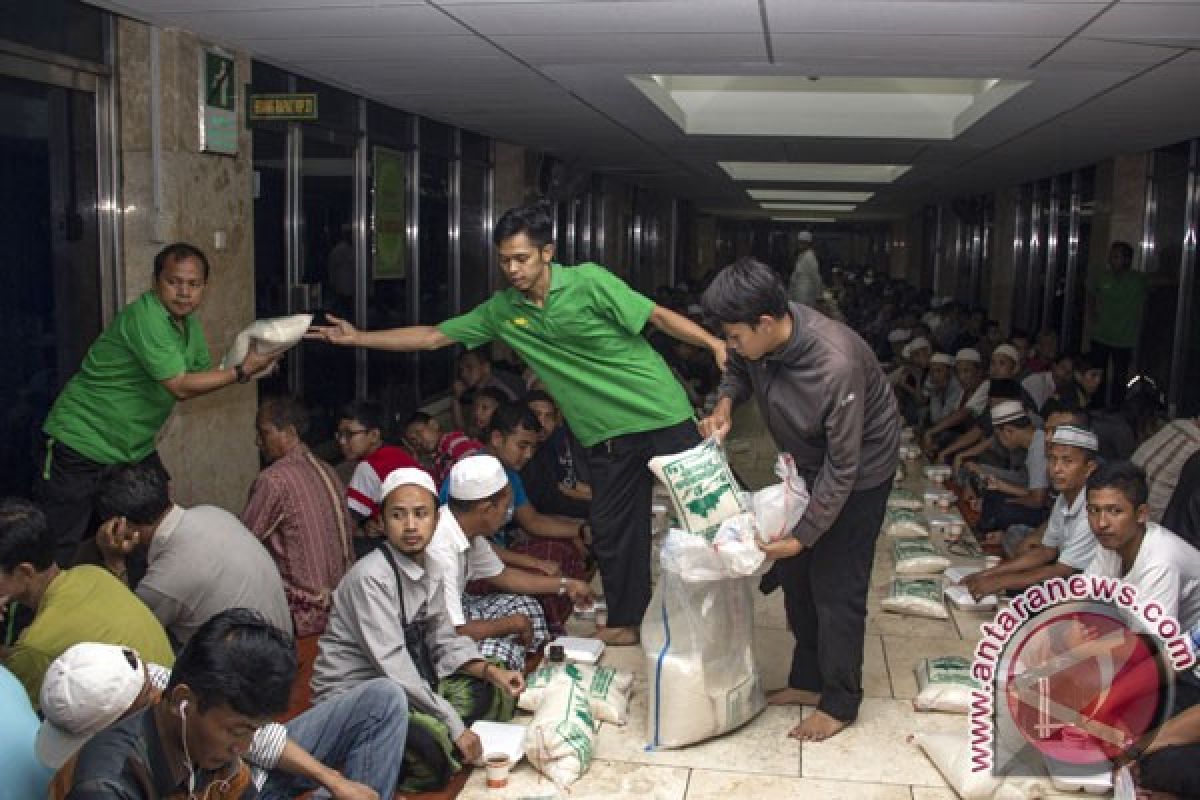 Zakat fitrah hendaknya pastikan sampai ke fakir miskin