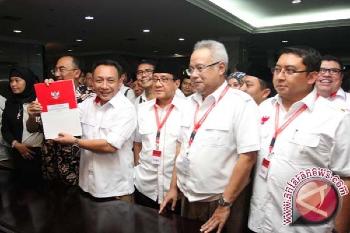 Tim Prabowo-Hatta Lengkapi Dokumen ke MK
