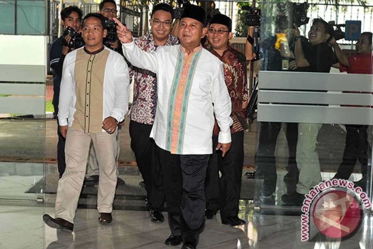 Prabowo sampaikan selamat Idul Fitri pada relawan