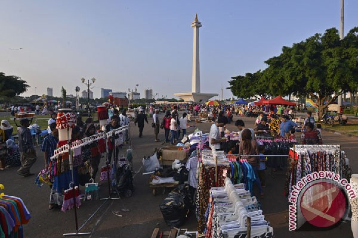 1.500 personil Satpol PP tertibkan PKL Monas