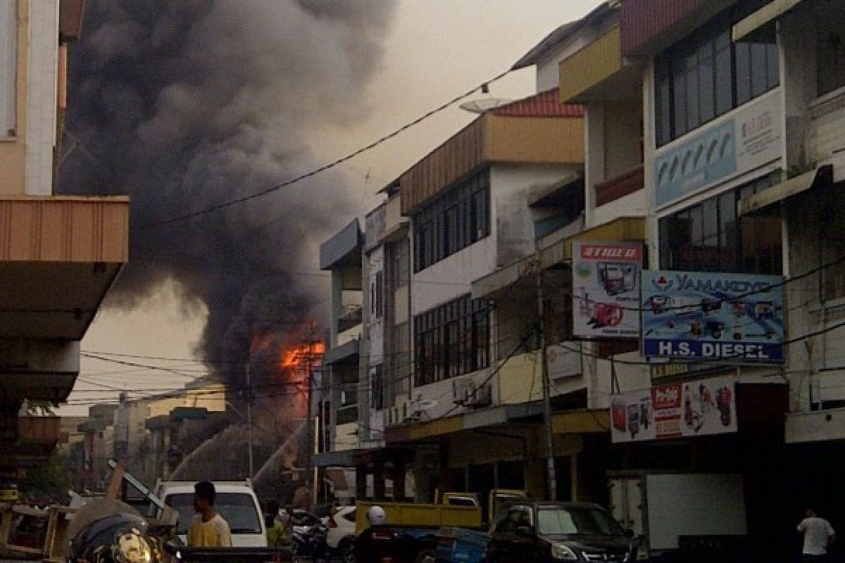 Belasan Ruko di Pontianak Hangus Terbakar