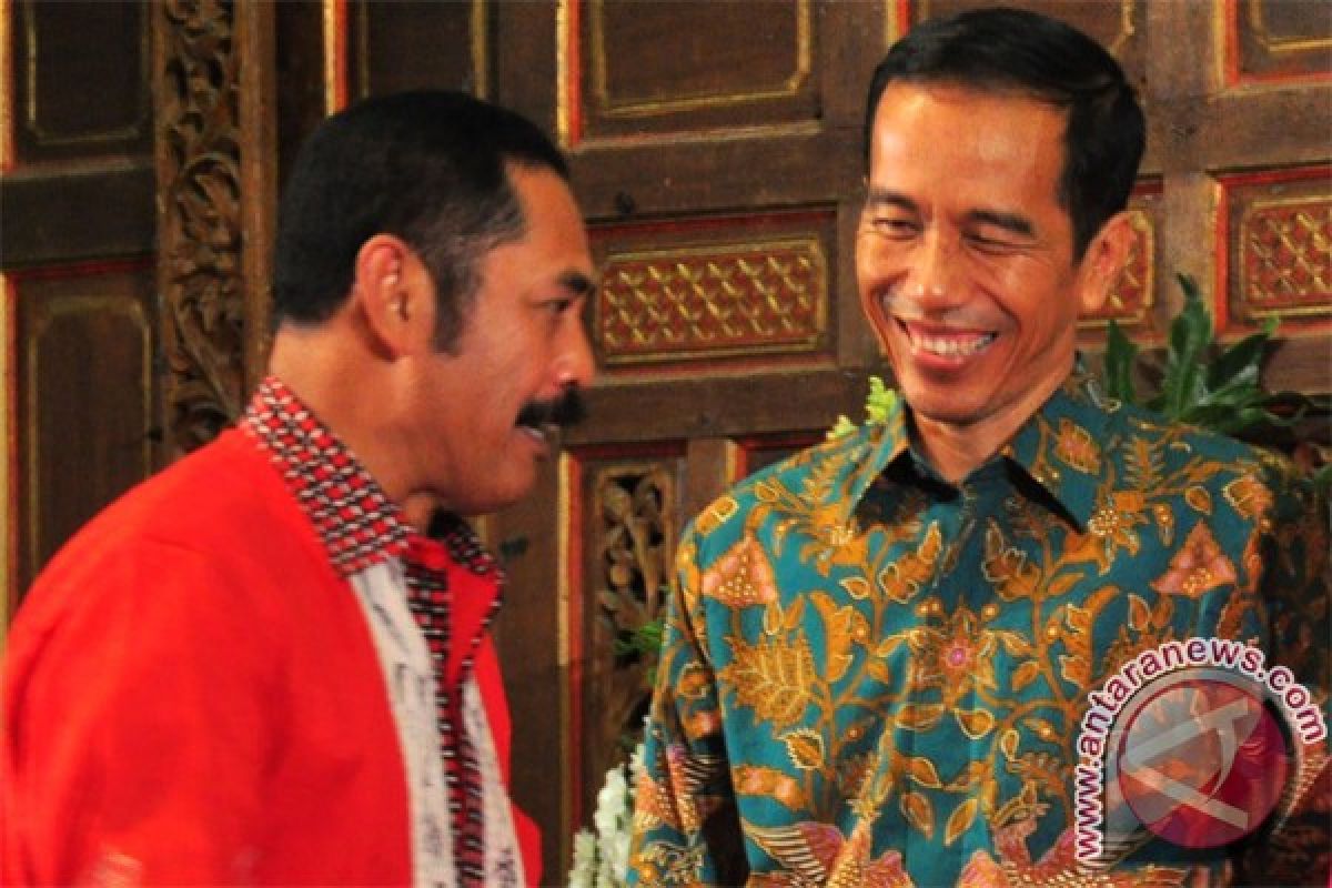 Jokowi starts political career from district party level