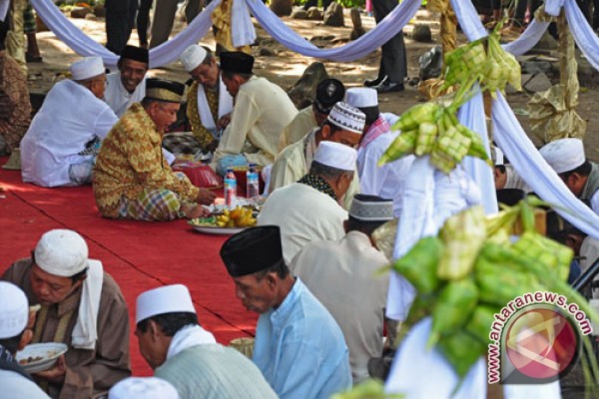 Budayawan: Lebaran "topat" perlu dilestarikan 