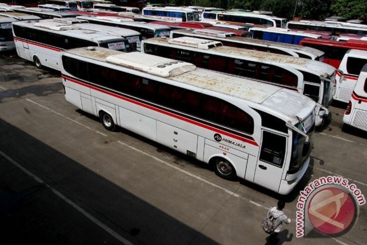Jembatan Comal, Terminal Bus Pekalongan Sepi