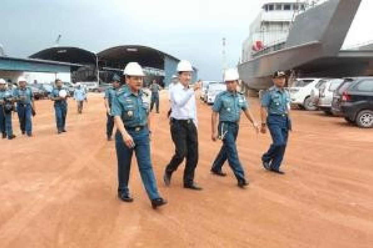 Kasal Tinjau Pembangunan Kapal Perang Buatan Indonesia