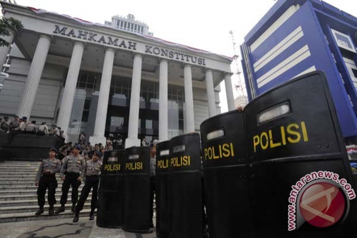 Jokowi-JK Apresiasi Kinerja MK dan DKPP