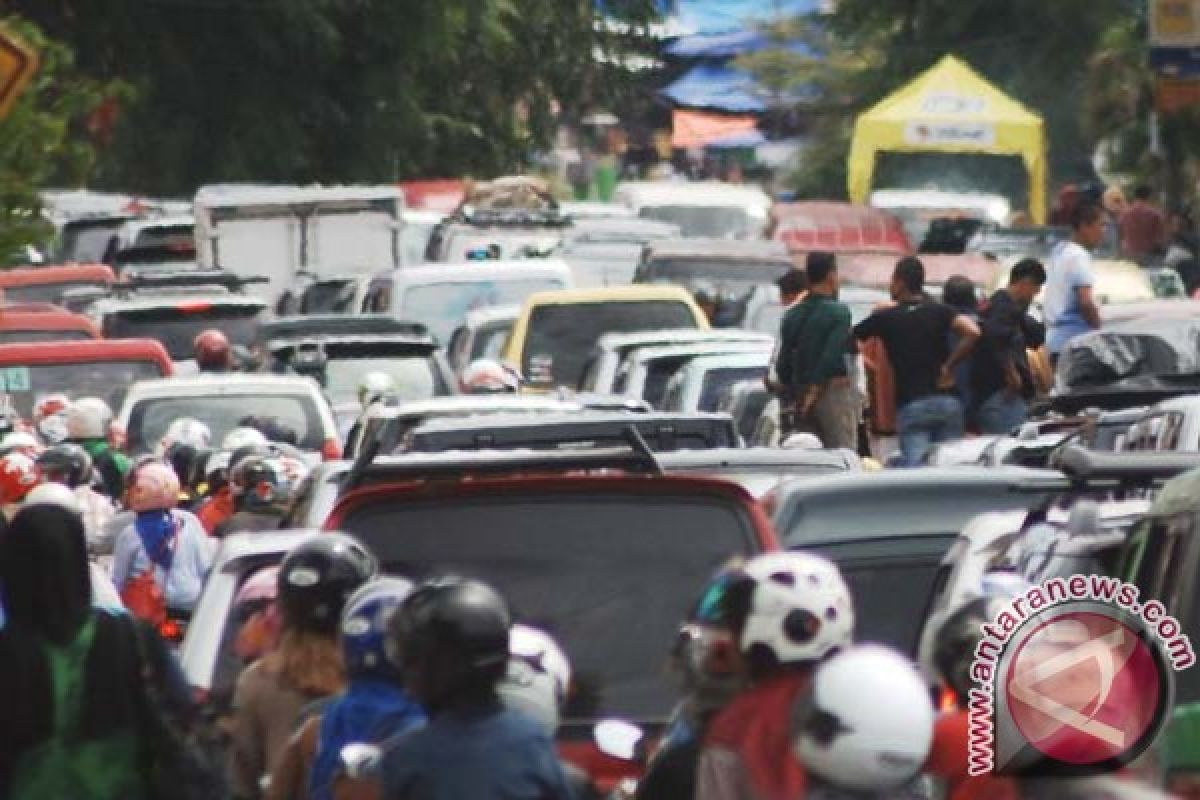 Arus lalu lintas Pekanbaru menuju Sumbar ramai lancar