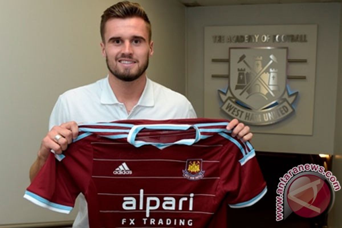 Bek Arsenal Jenkinson dipinjam West Ham