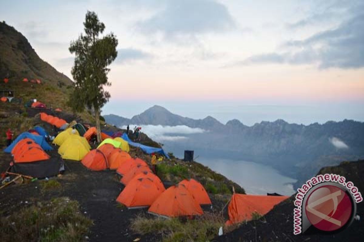 Jalur pendakian Rinjani ditutup akibat gempa