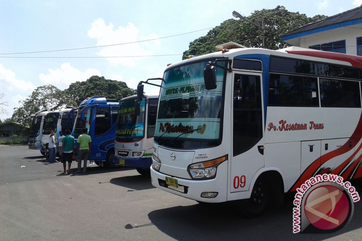 Arus Mudik di Terminal Kampung Keramat Normal