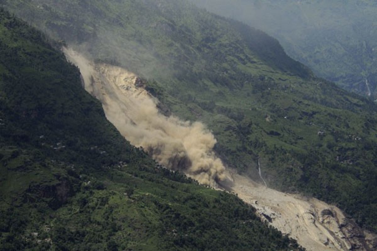 Tanah longsor tewaskan 6 orang di Nepal