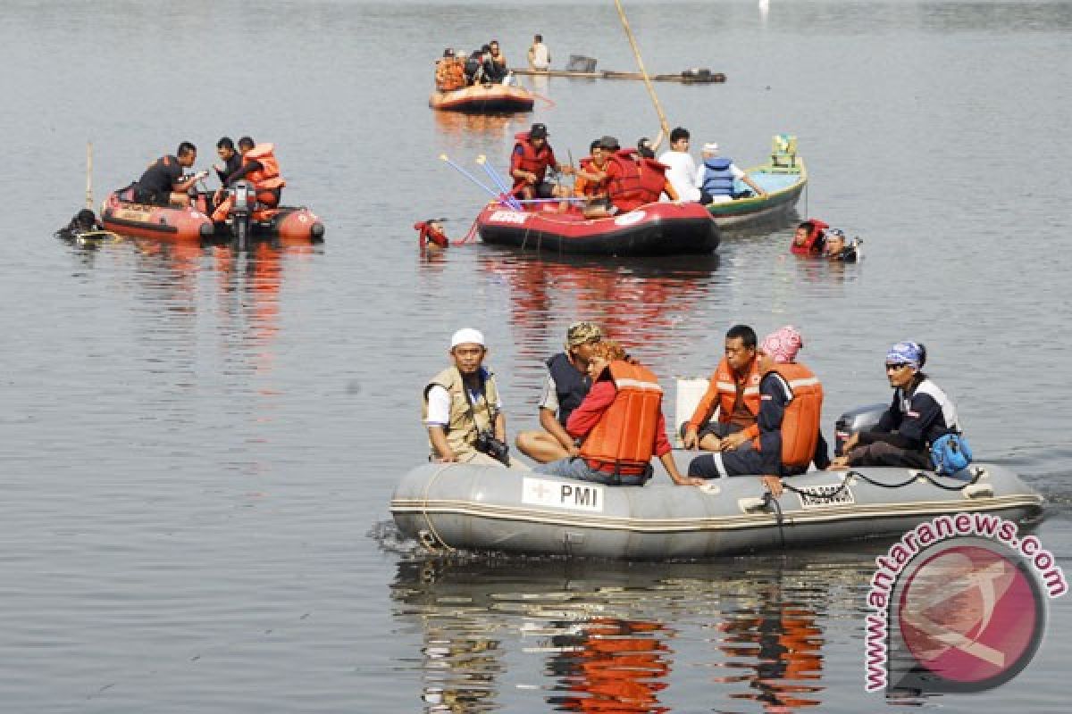 Ayah dan anak tenggelam di situ Cikaret belum ditemukan