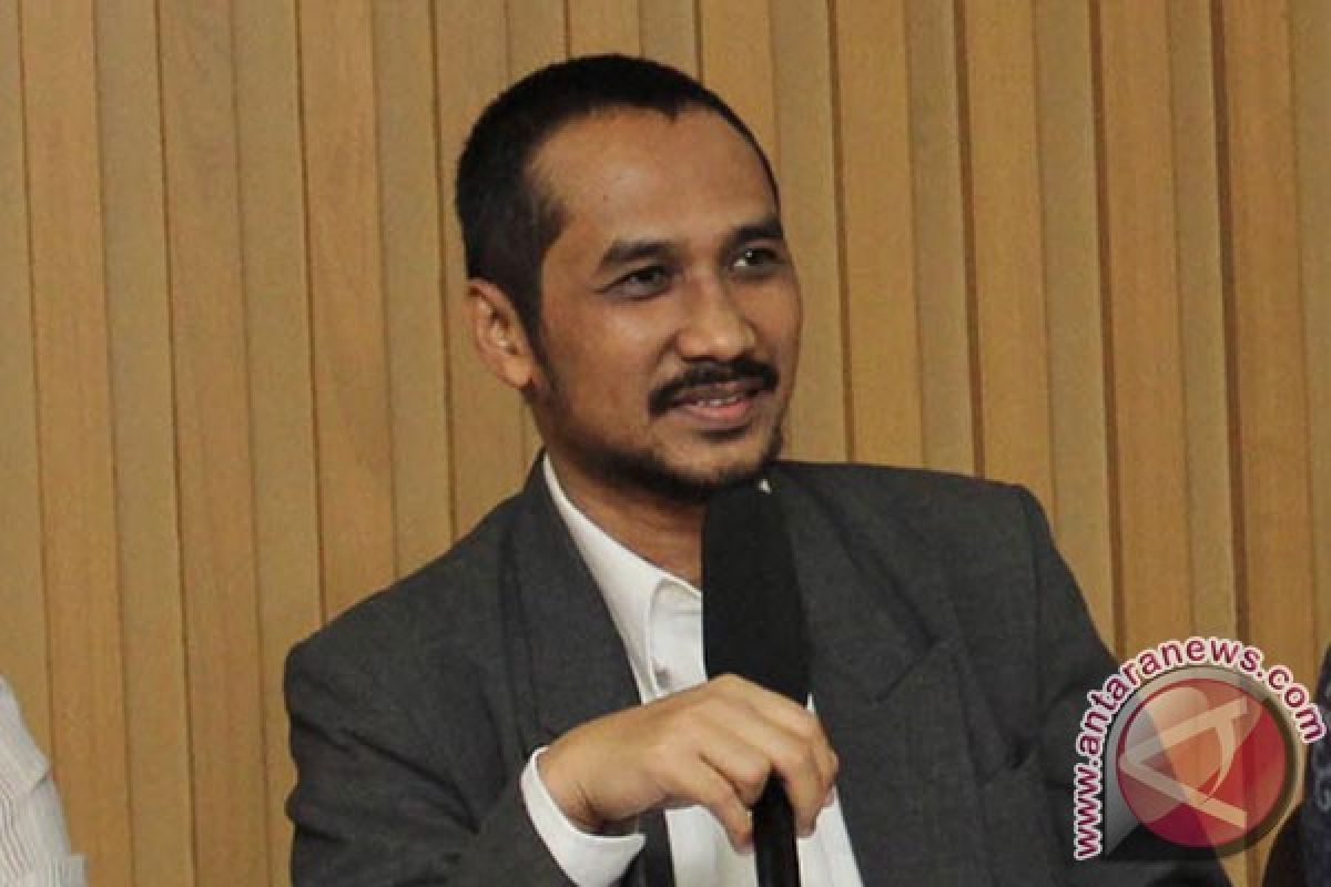 KPK tahan Gubernur Riau di Guntur