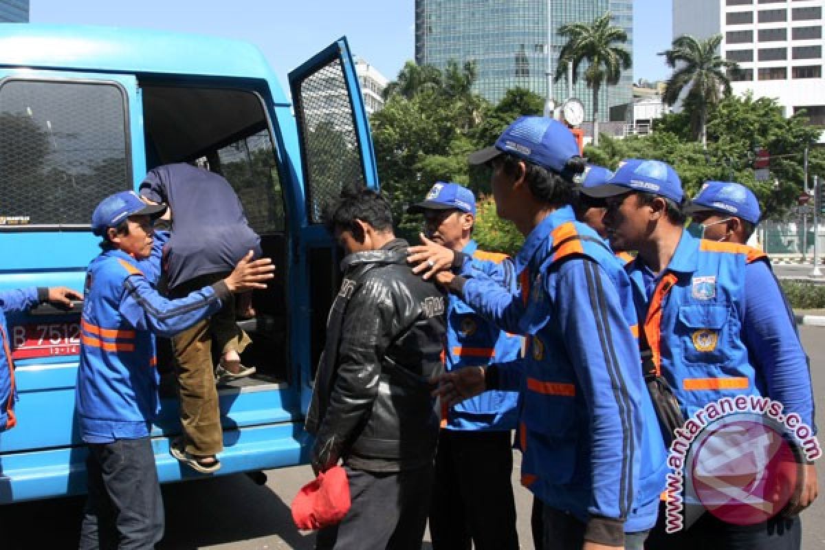 Jakpus utamakan penertiban pengemis di tiga masjid