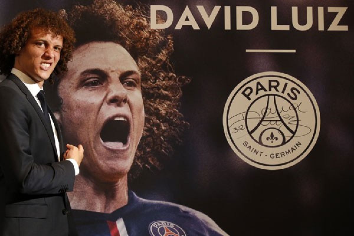 David Luiz minta maaf rayakan gol ke gawang Chelsea