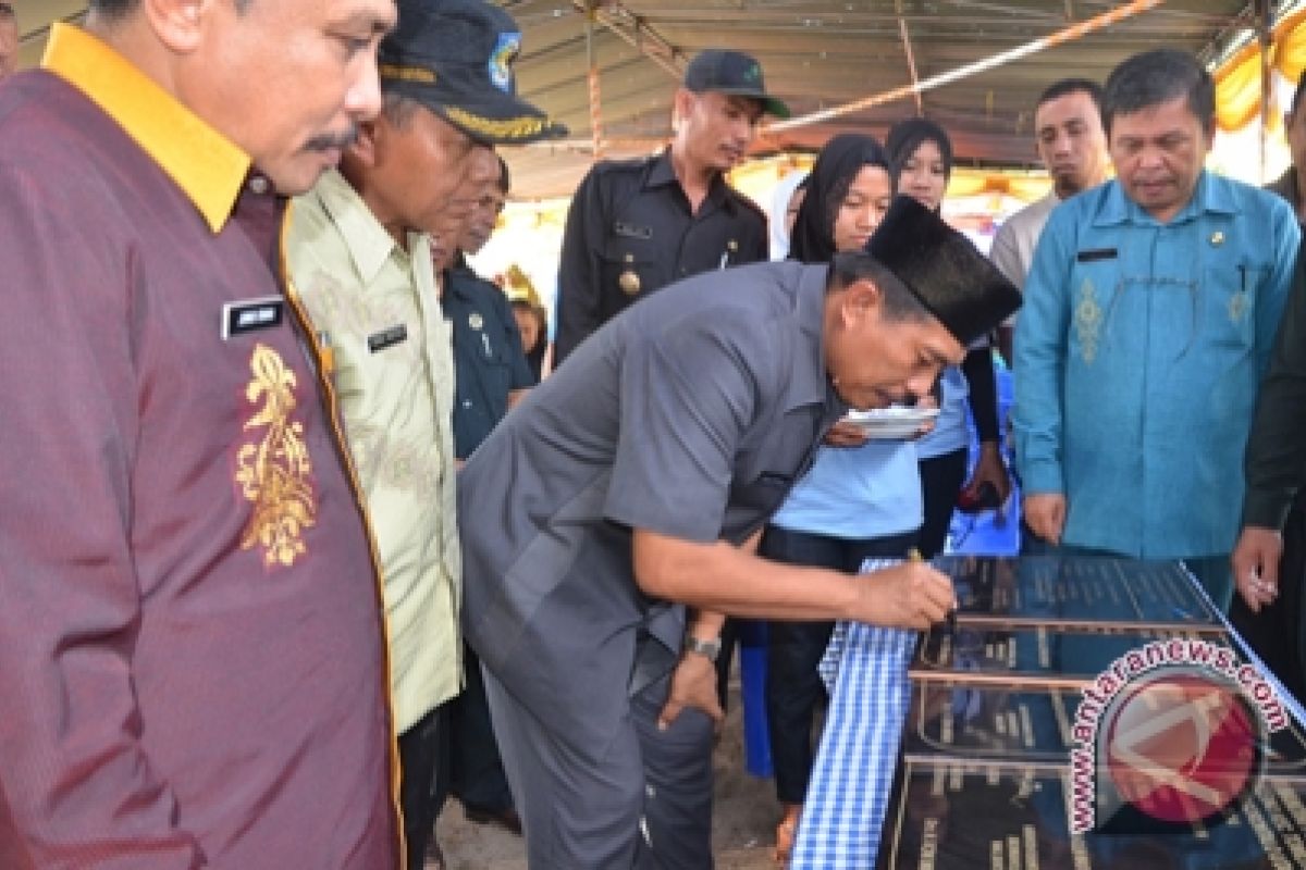 Wabup Gorontalo Utara Resmikan 10 Program PNPM