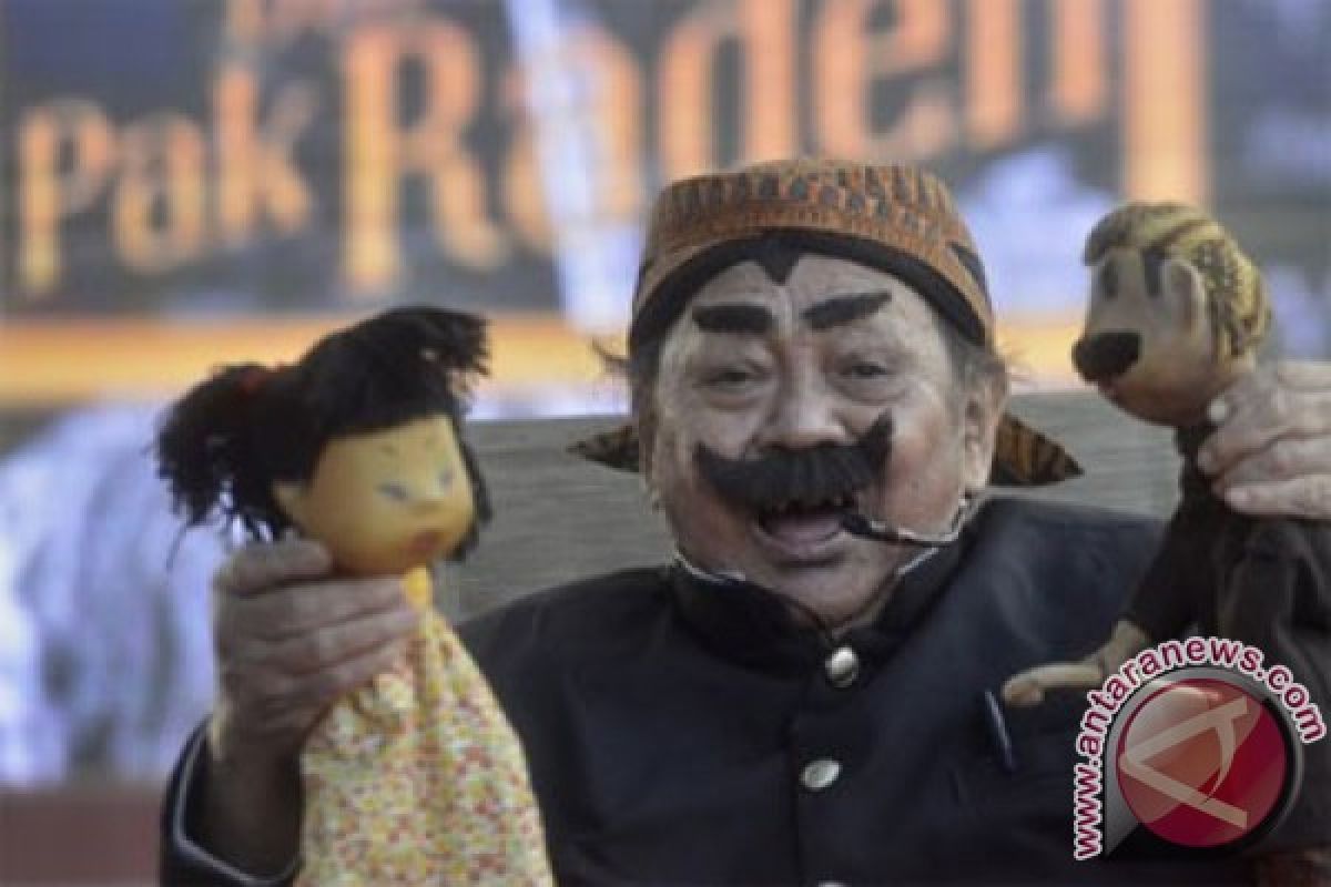 Mengenang Pak Raden lewat boneka